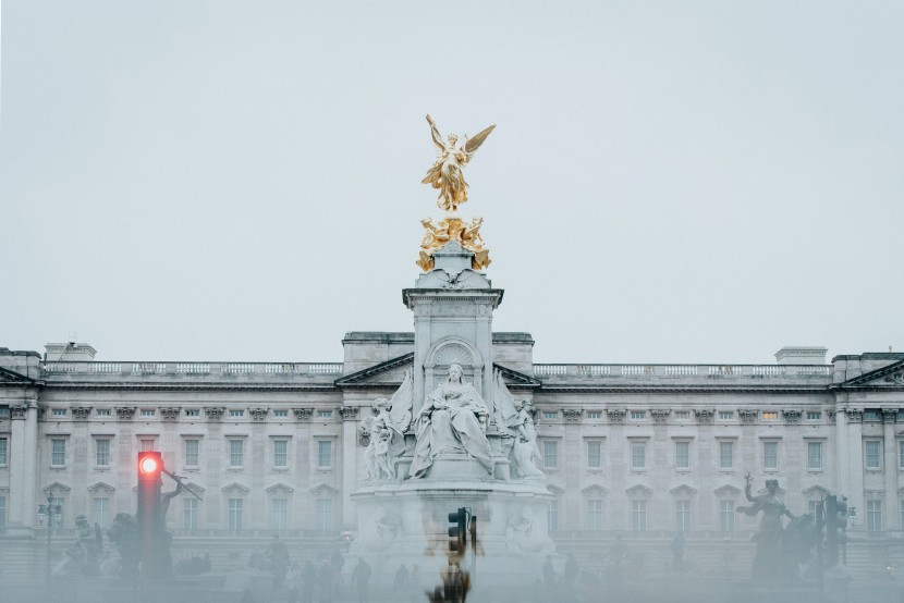 英国维多利亚女王纪念碑图片