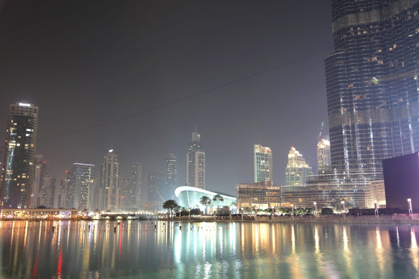 迪拜喷泉建筑风景图片