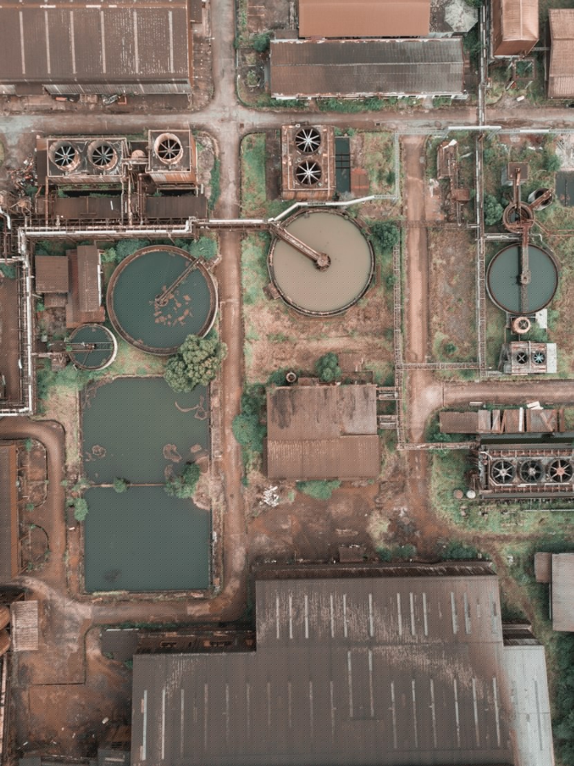 废弃的仿古建筑图片