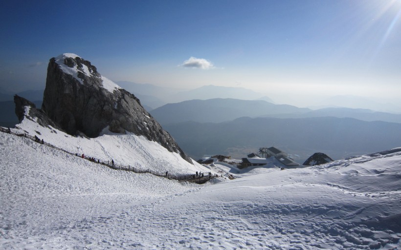 玉龙雪山自然风景图片