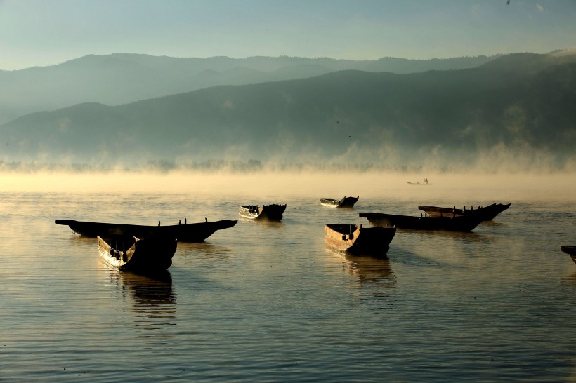 云南丽江沪沽湖自然风景图片