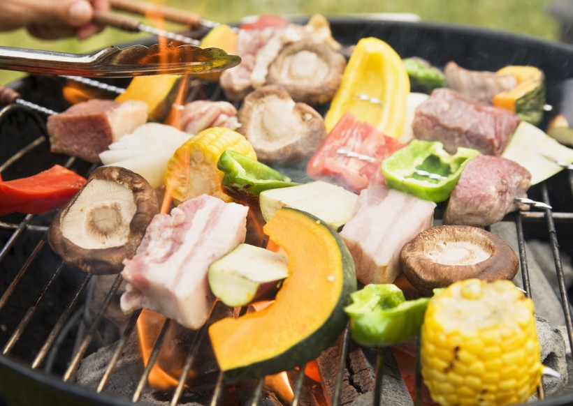 朋友户外野餐图片