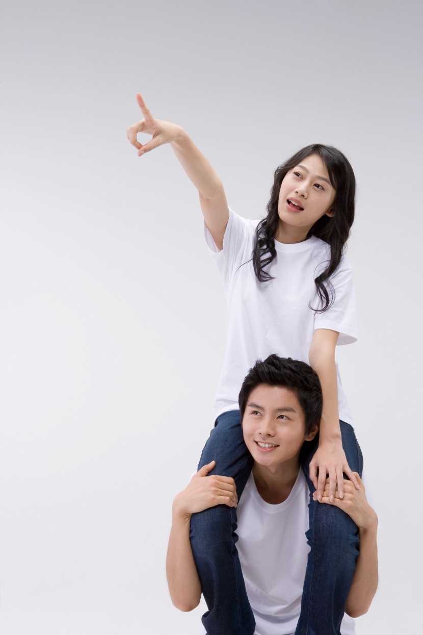 年轻人pose图片