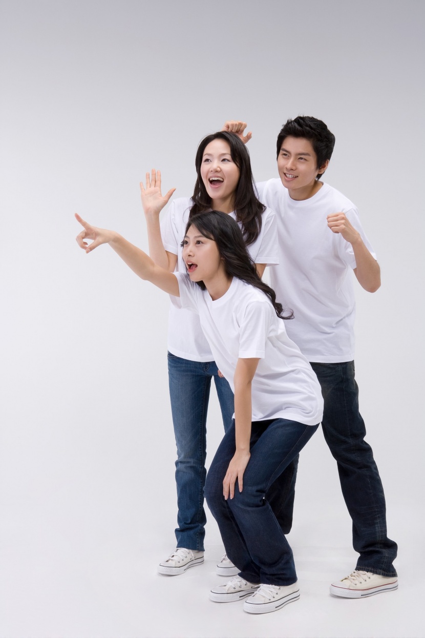 年轻人pose图片
