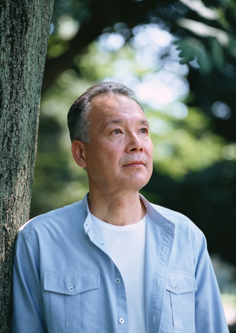 老人户外休闲图片