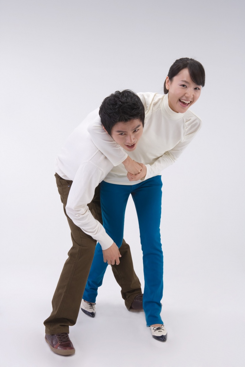 年轻人pose图片
