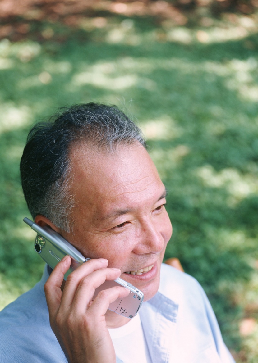 老人户外休闲图片