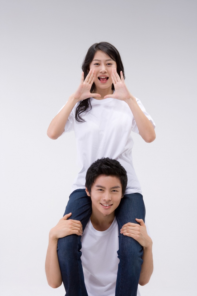 年轻人pose图片