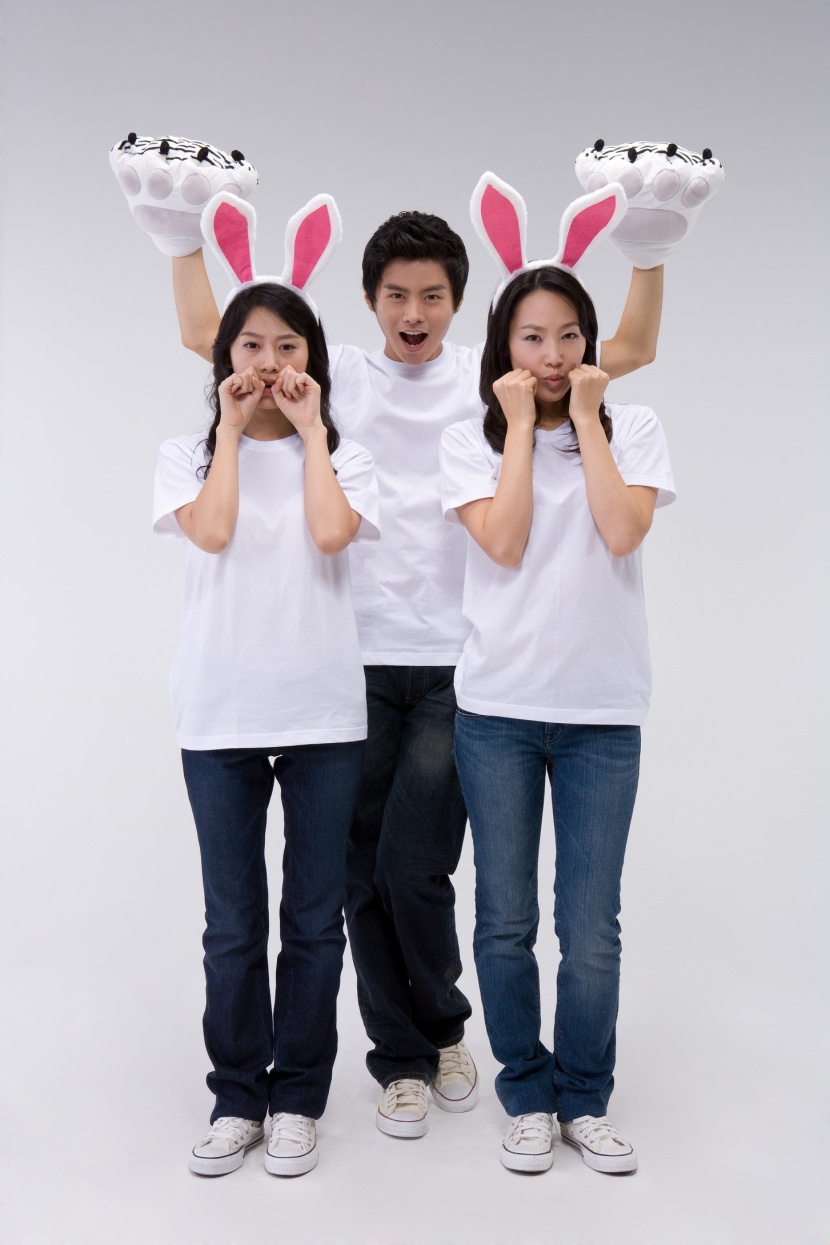 年轻人pose图片