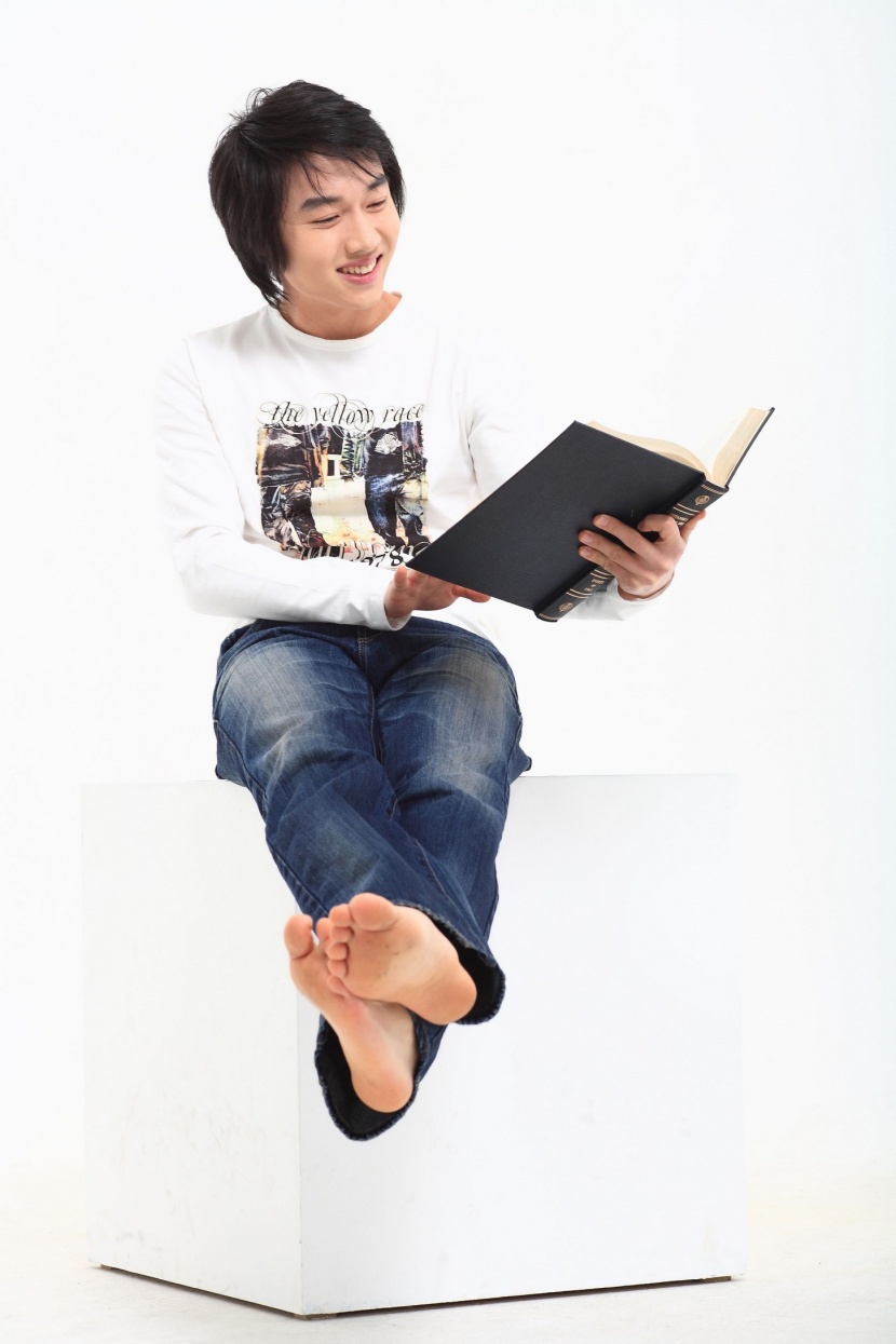 青少年男孩家务劳动图片