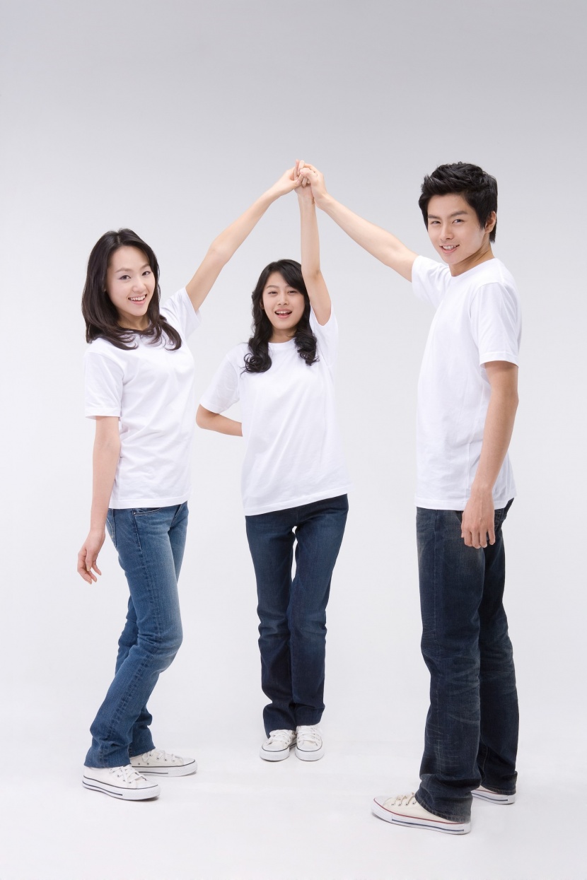 年轻人pose图片