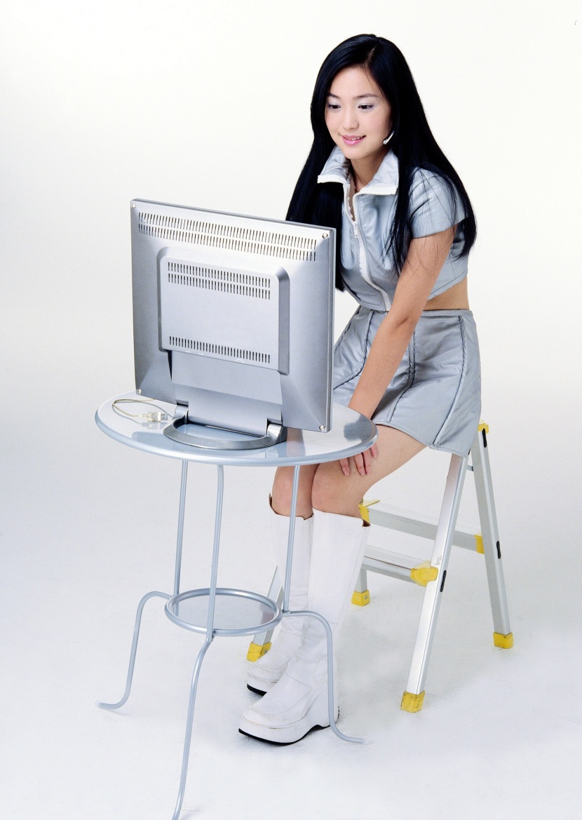 IT科技女士图片