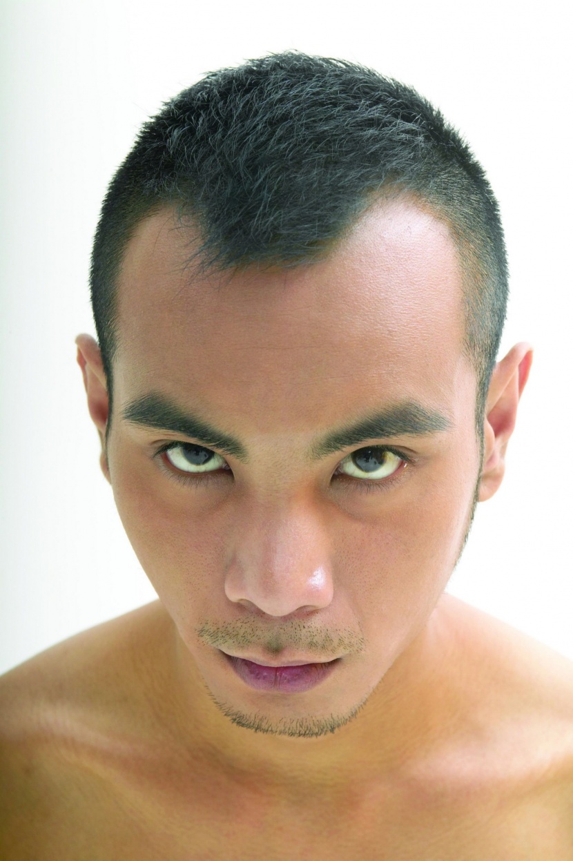 男性创意pose图片