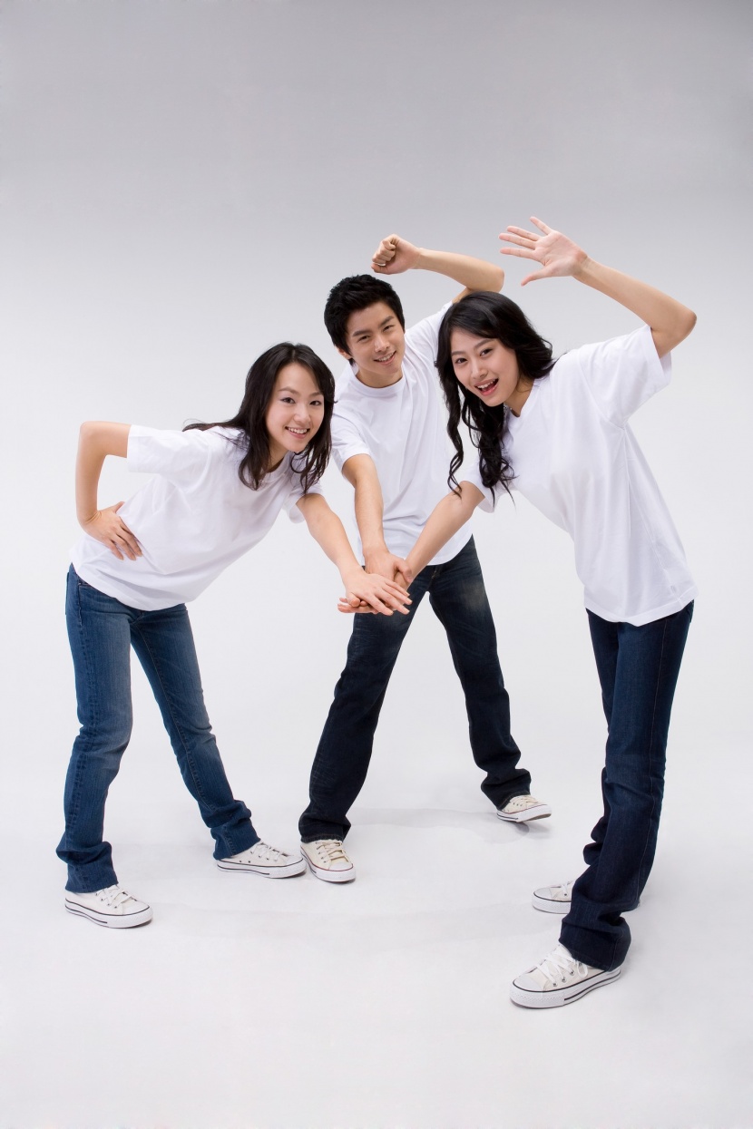 年轻人pose图片