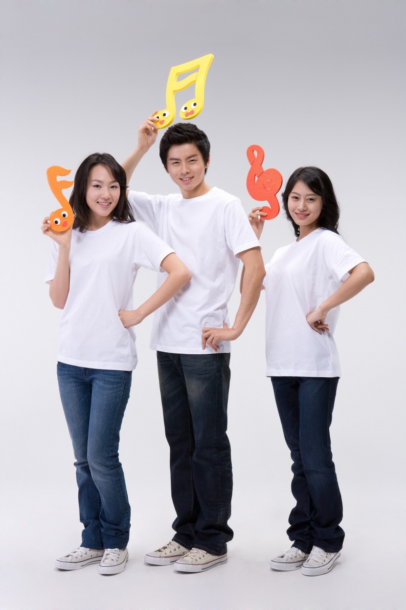年轻人pose图片