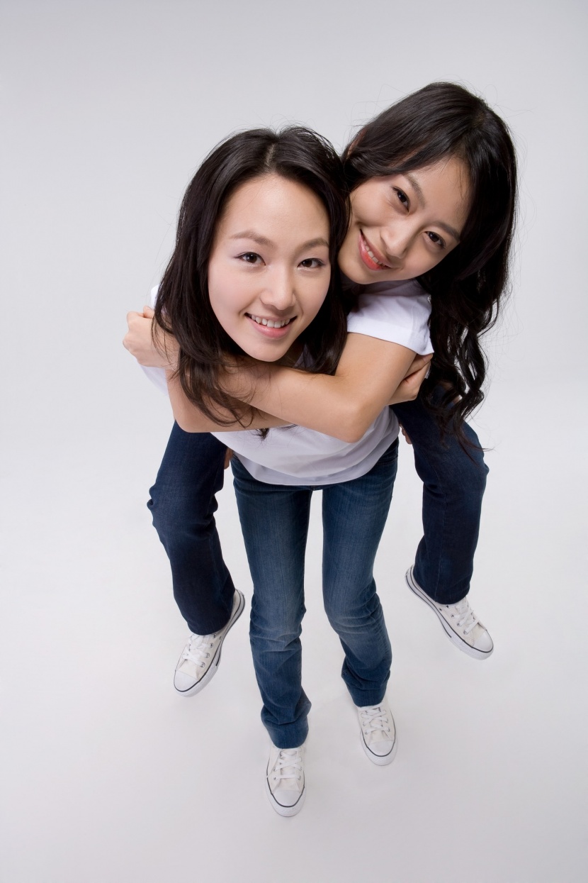 年轻人pose图片