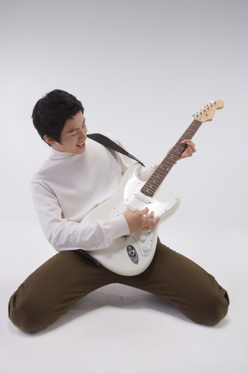年轻人pose图片