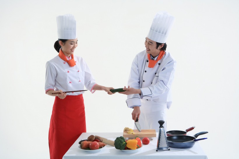 厨师烹饪情景图片