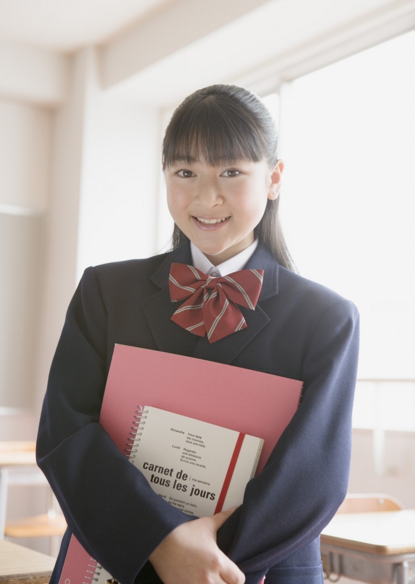 青涩初中女学生