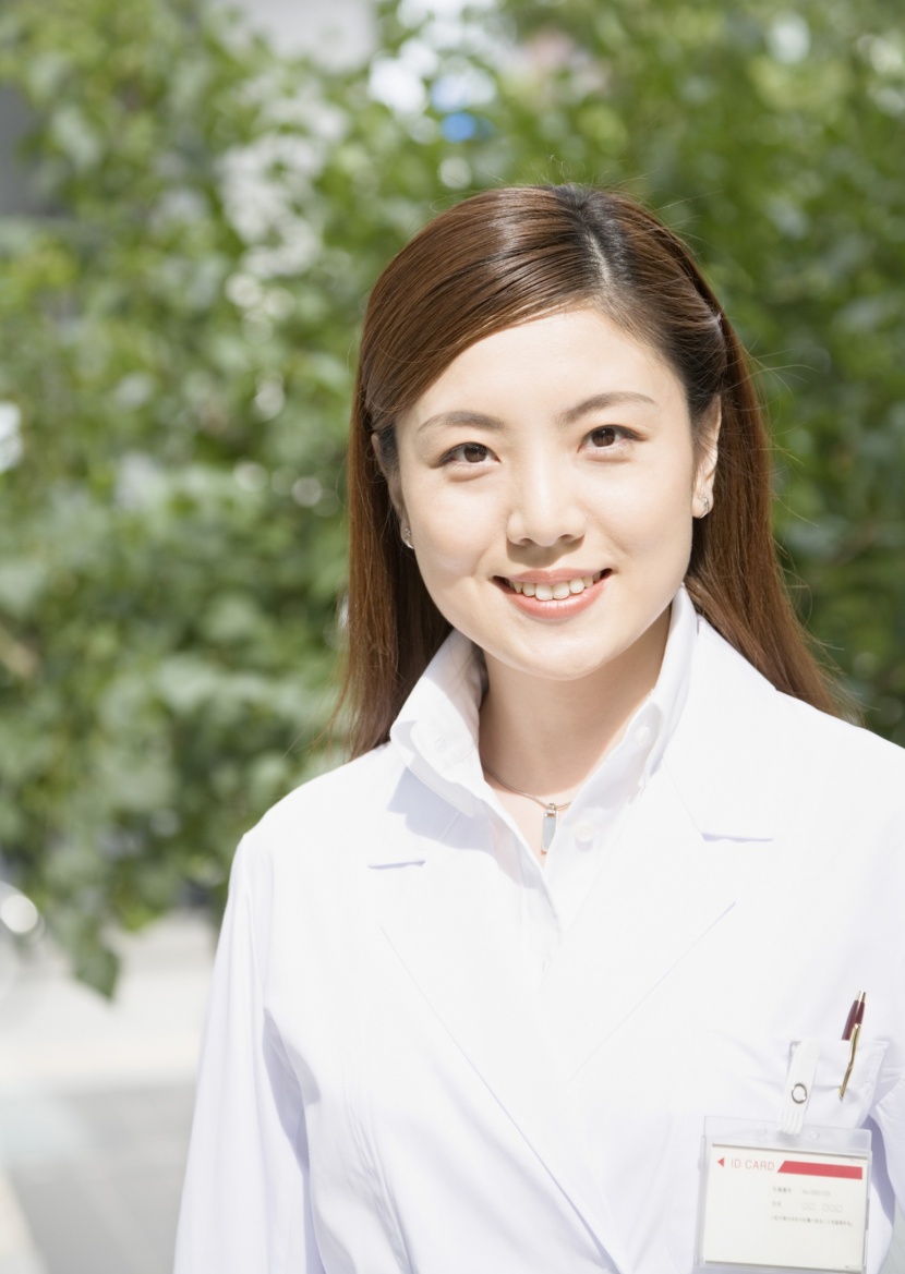工作中的女性图片