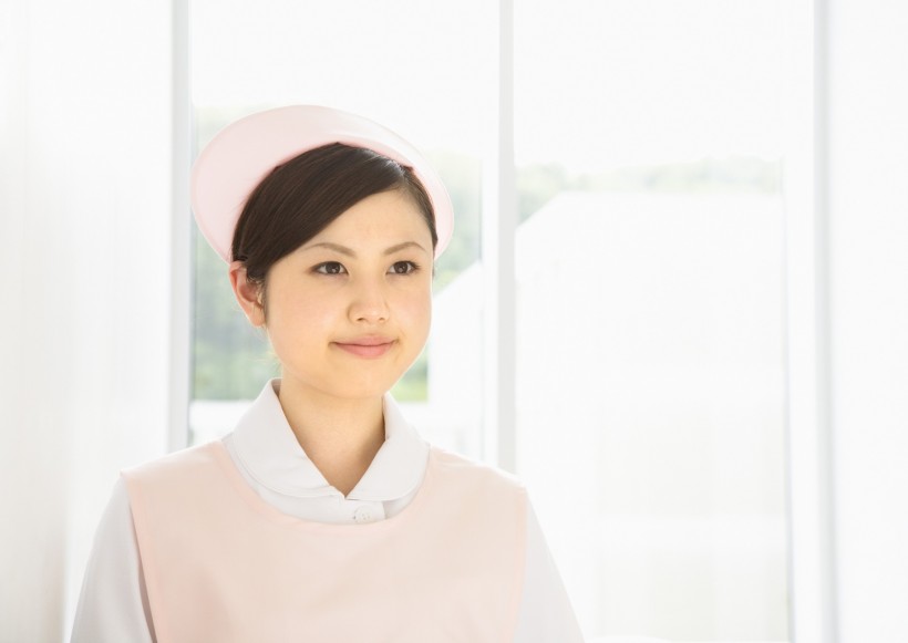 工作中的女性图片
