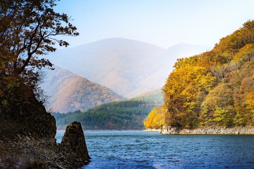 遼寧本溪關門山水庫風景圖片