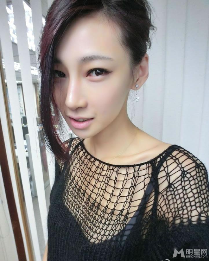 李荣浩前女友路遥艳照曝光 G奶深沟海量私照第16页