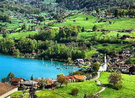 一组瑞士依山傍水的小镇风光图片