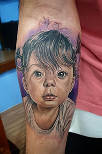 巴西刺青师TAMPA的写实可爱小朋友儿童肖像纹身图案作品