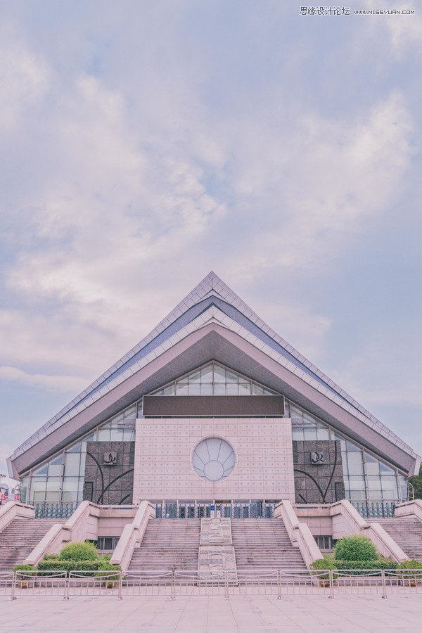 Photoshop调出粉嫩甜美的外景建筑照片,PS教程,PS家园网