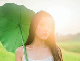 PS调出外景人像夏日逆光效果