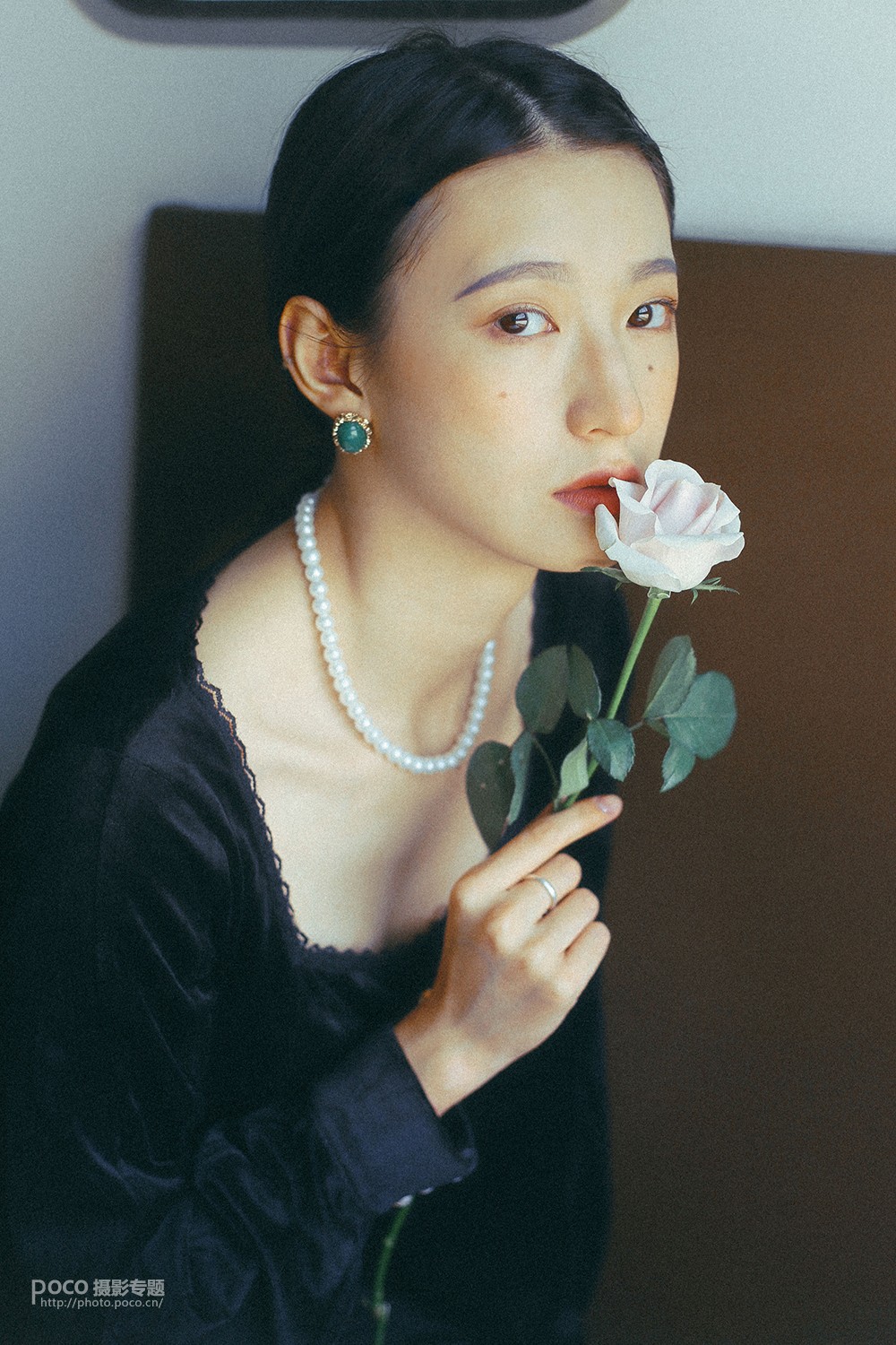Photoshop调出人像照片复古电影胶片效果,PS教程,PS家园网
