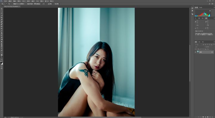 Photoshop调出室内人像惊艳冷色效果,PS教程,PS家园网