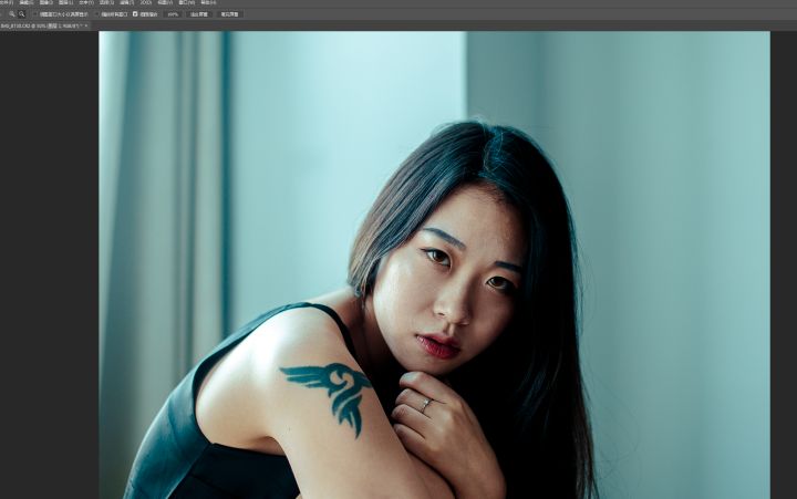 Photoshop调出室内人像惊艳冷色效果,PS教程,PS家园网