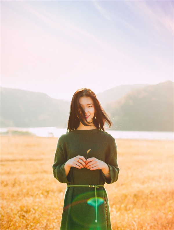 Photoshop结合LR调出外景人像唯美暖色效果,PS教程,PS家园网