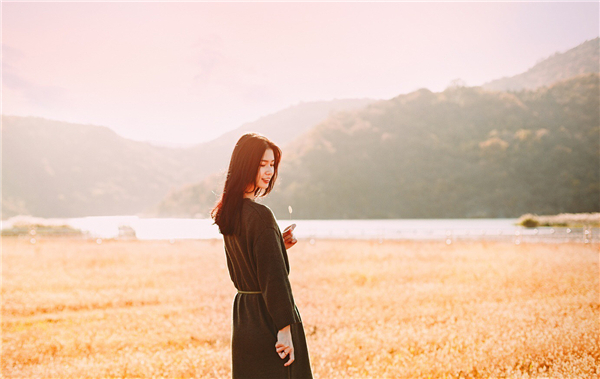 Photoshop结合LR调出外景人像唯美暖色效果,PS教程,PS家园网
