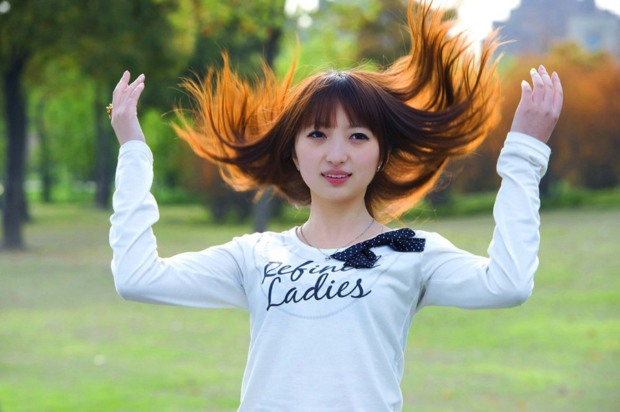 Photoshop抠出长发飘逸的美女人像,PS教程,PS家园网