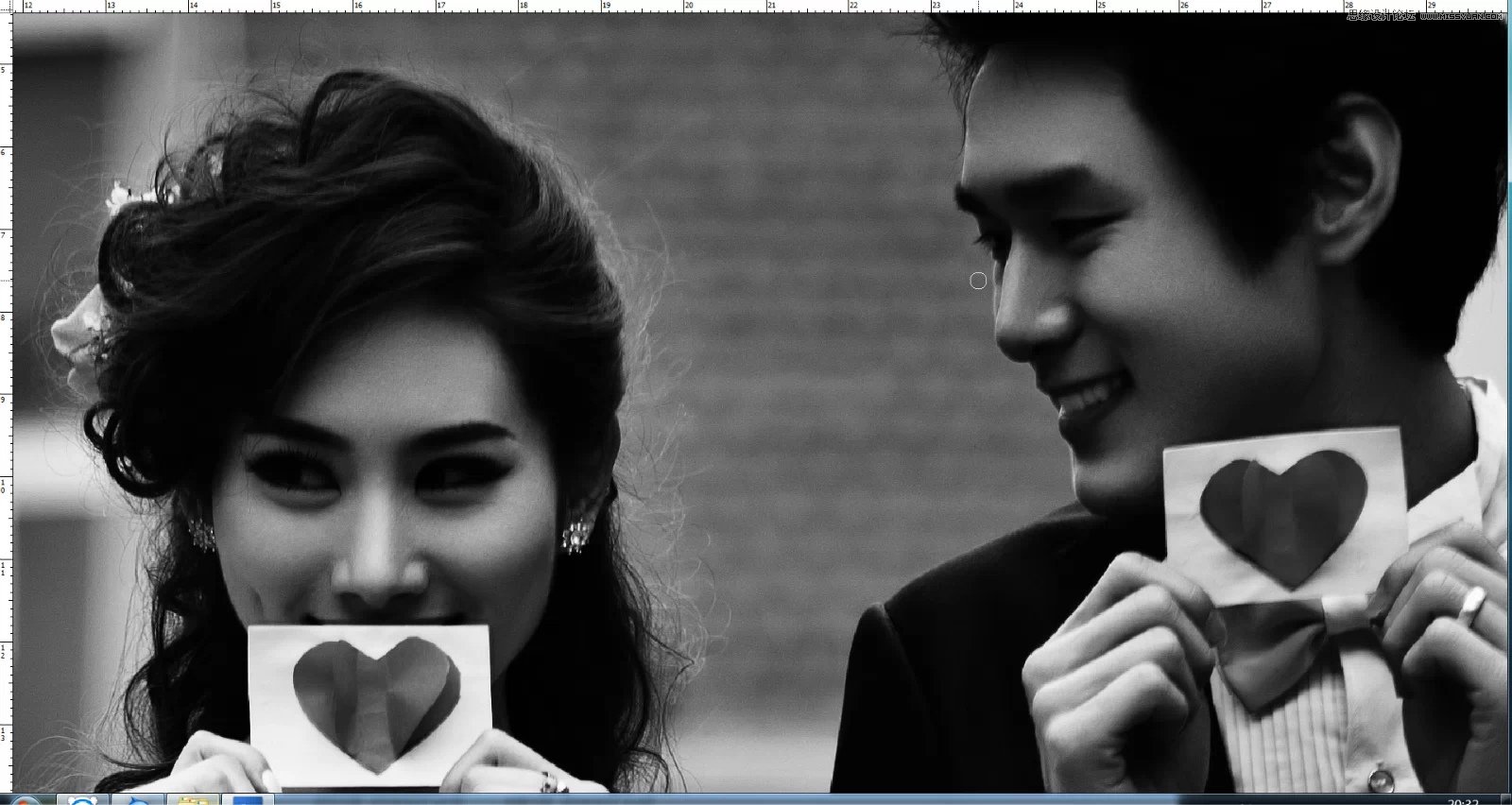 Photoshop调出婚纱照片韩式小清新效果图,PS教程,PS家园网