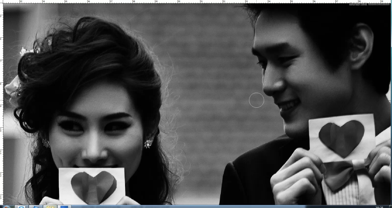 Photoshop调出婚纱照片韩式小清新效果图,PS教程,PS家园网