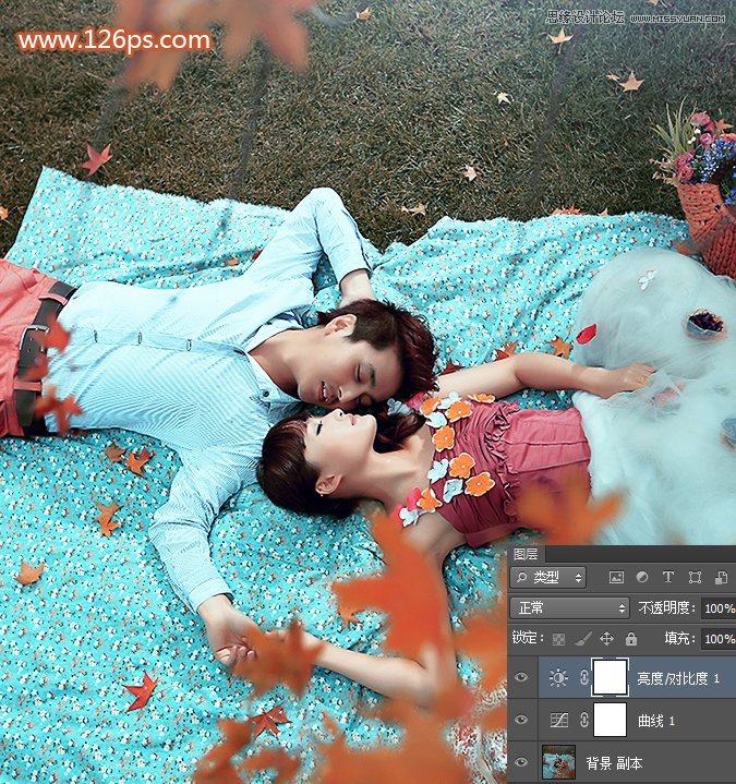 Photoshop调出草地外景婚片唯美暖黄效果