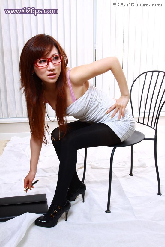 Photoshop给曝光不足的女模特照片美白处理