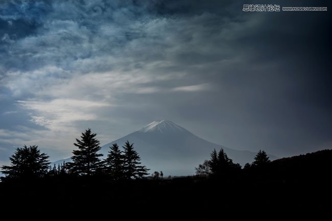 Photoshop合成创意的游戏海报效果图