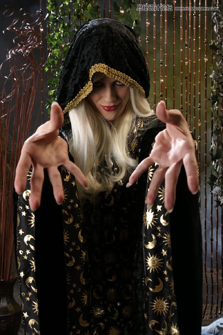 Photoshop合成正在操控魔法书的巫师教程