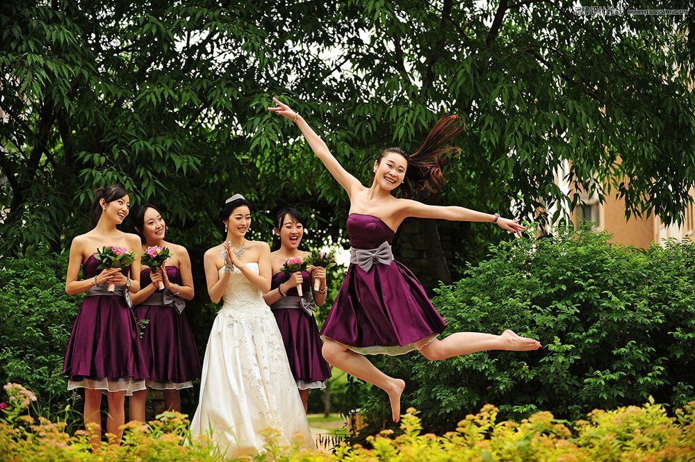 Photoshop调出外景婚片景色美化效果