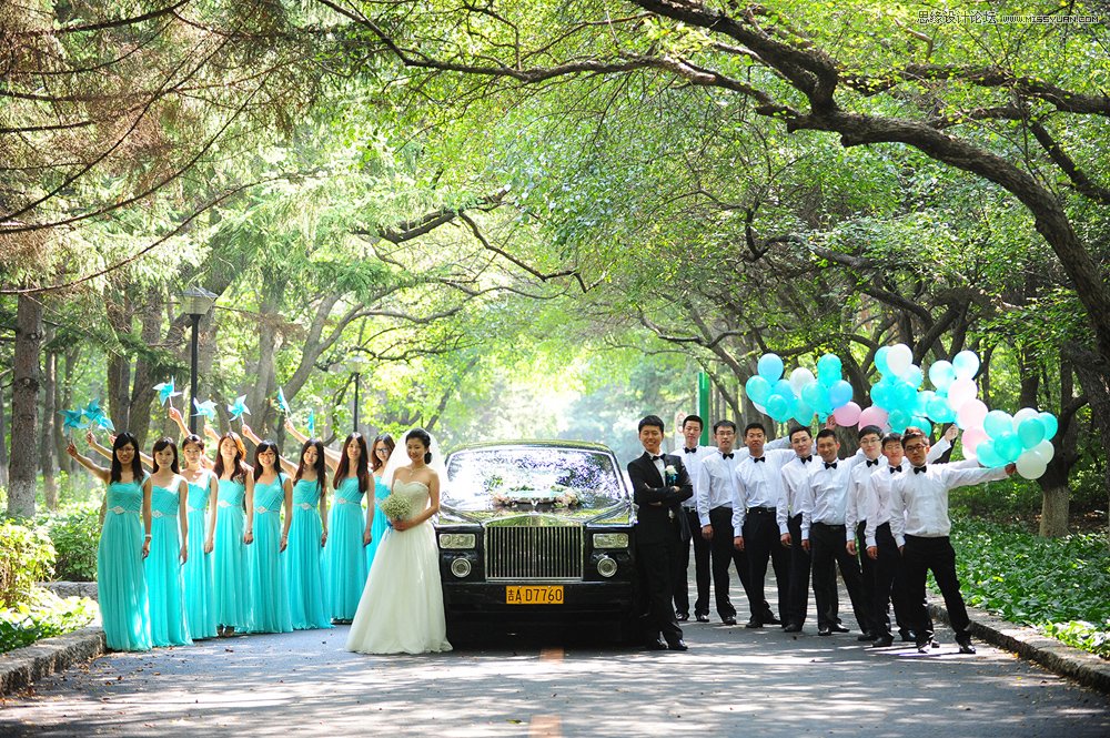 Photoshop调出外景婚片景色美化效果