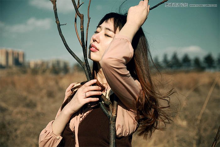 Photoshop调出外景人像唯美冷色效果