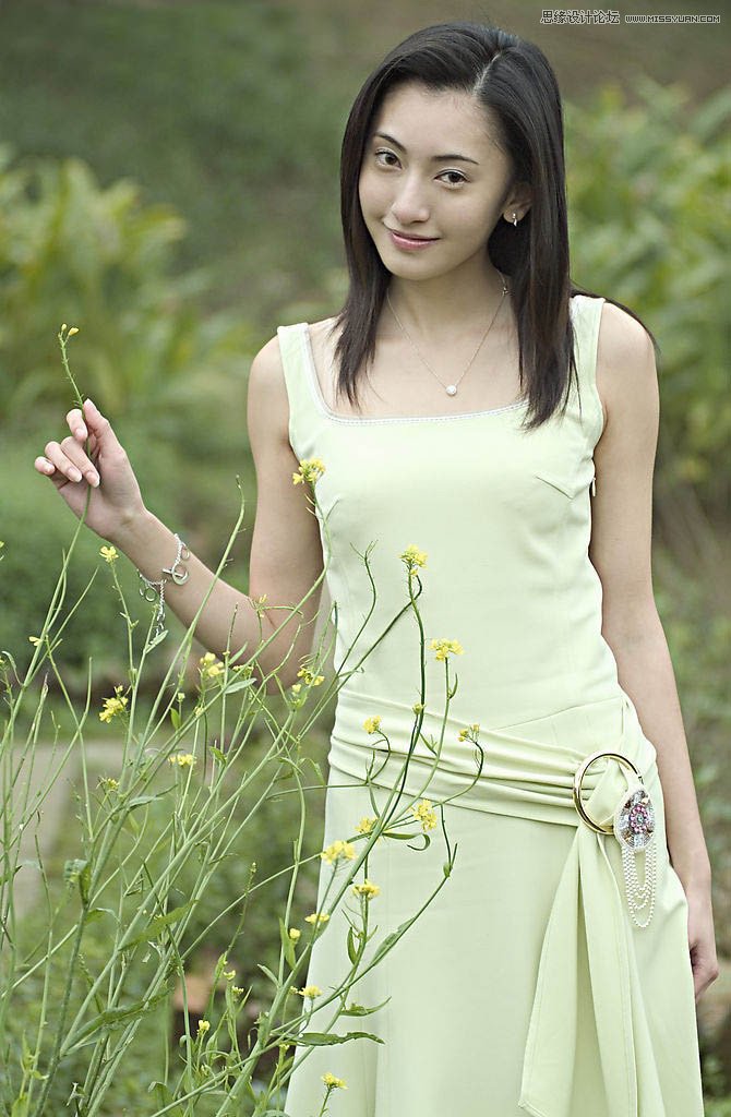 Photoshop调出外景女孩唯美的青色效果