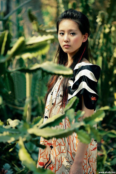 Photoshop制作创意的黄绿色人物签名教程