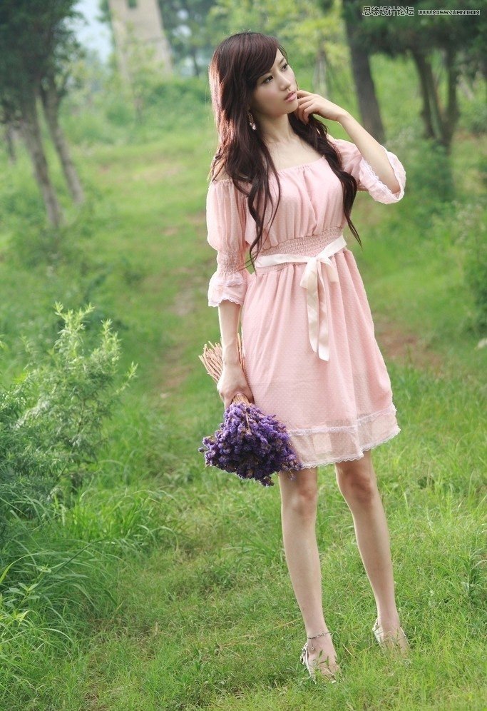 Photoshop调出林中模特唯美紫色效果