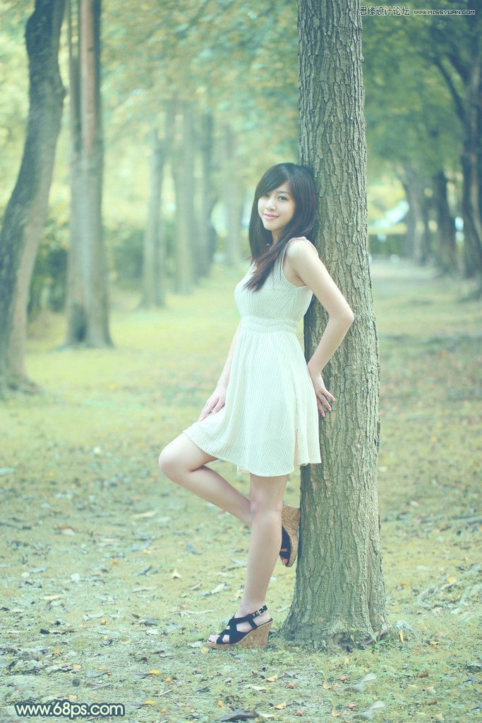 Photoshop调出树下美女淡淡的青色效果
